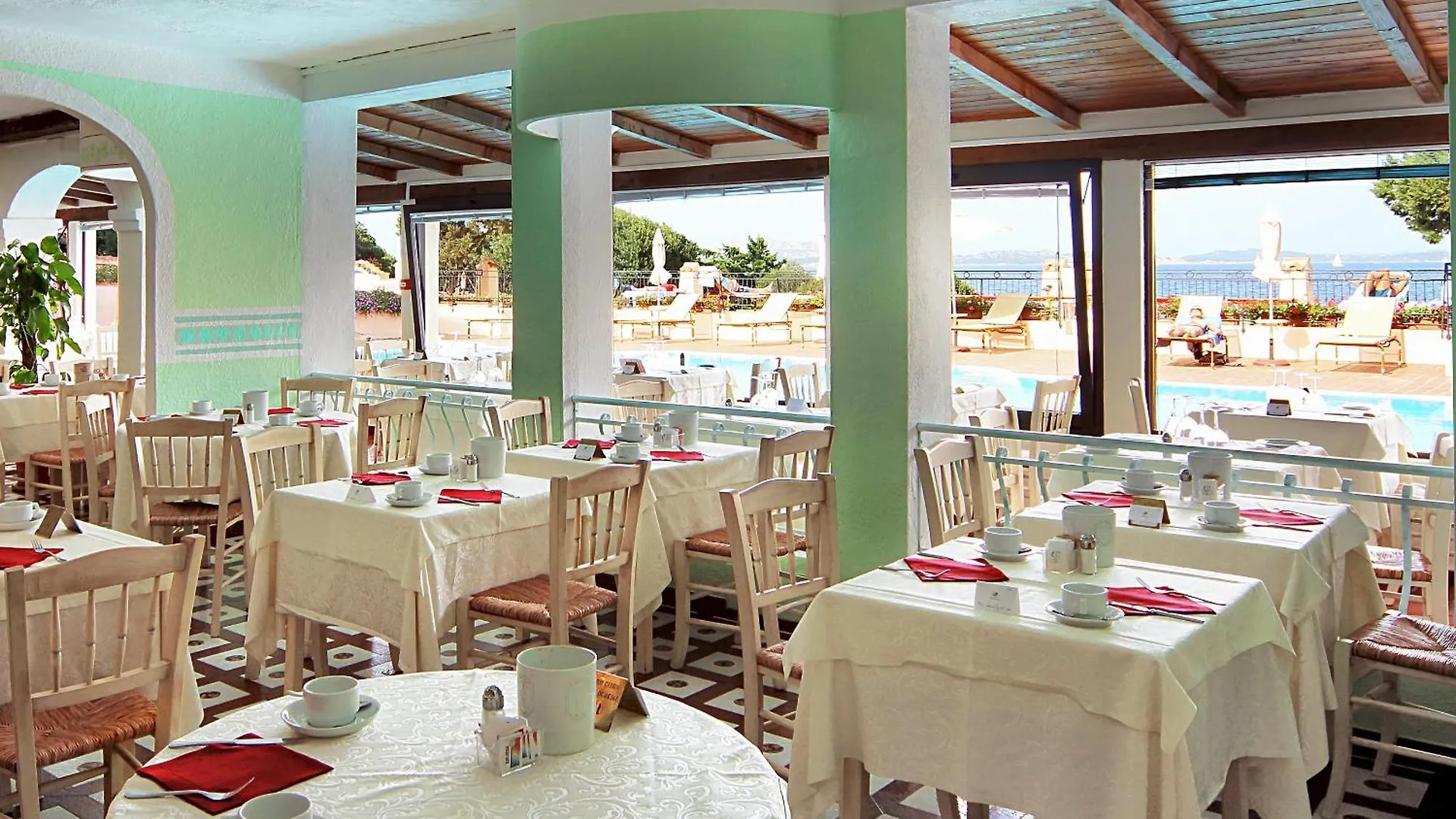 Grand Hotel Smeraldo Beach Baja Sardinia